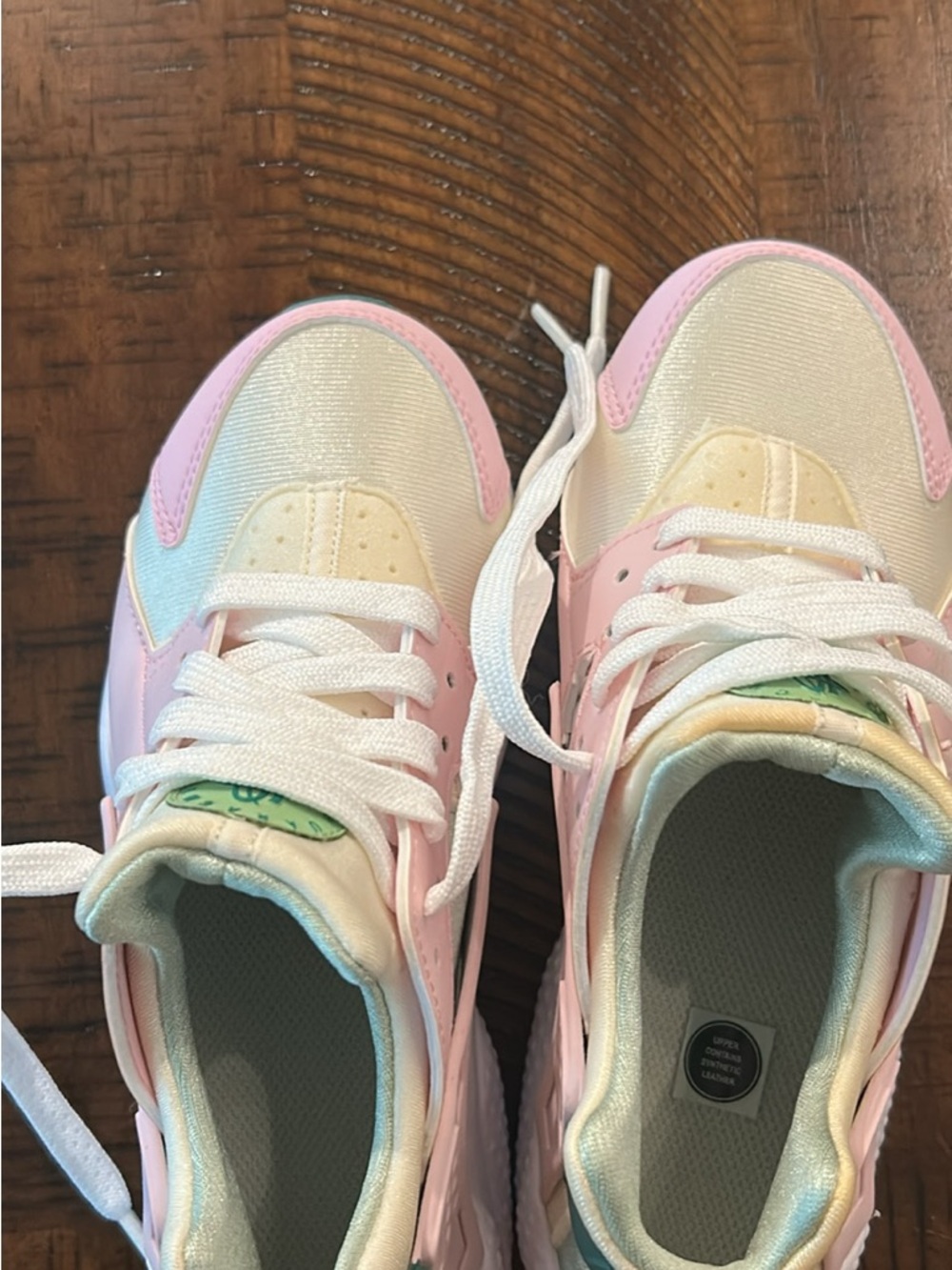 Nike Huaraches Kids Pink and White Lace-Up Sneakers